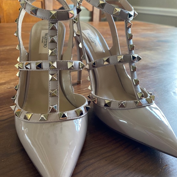Valentino Garavani Rockstud Pumps - Picture 2 of 4